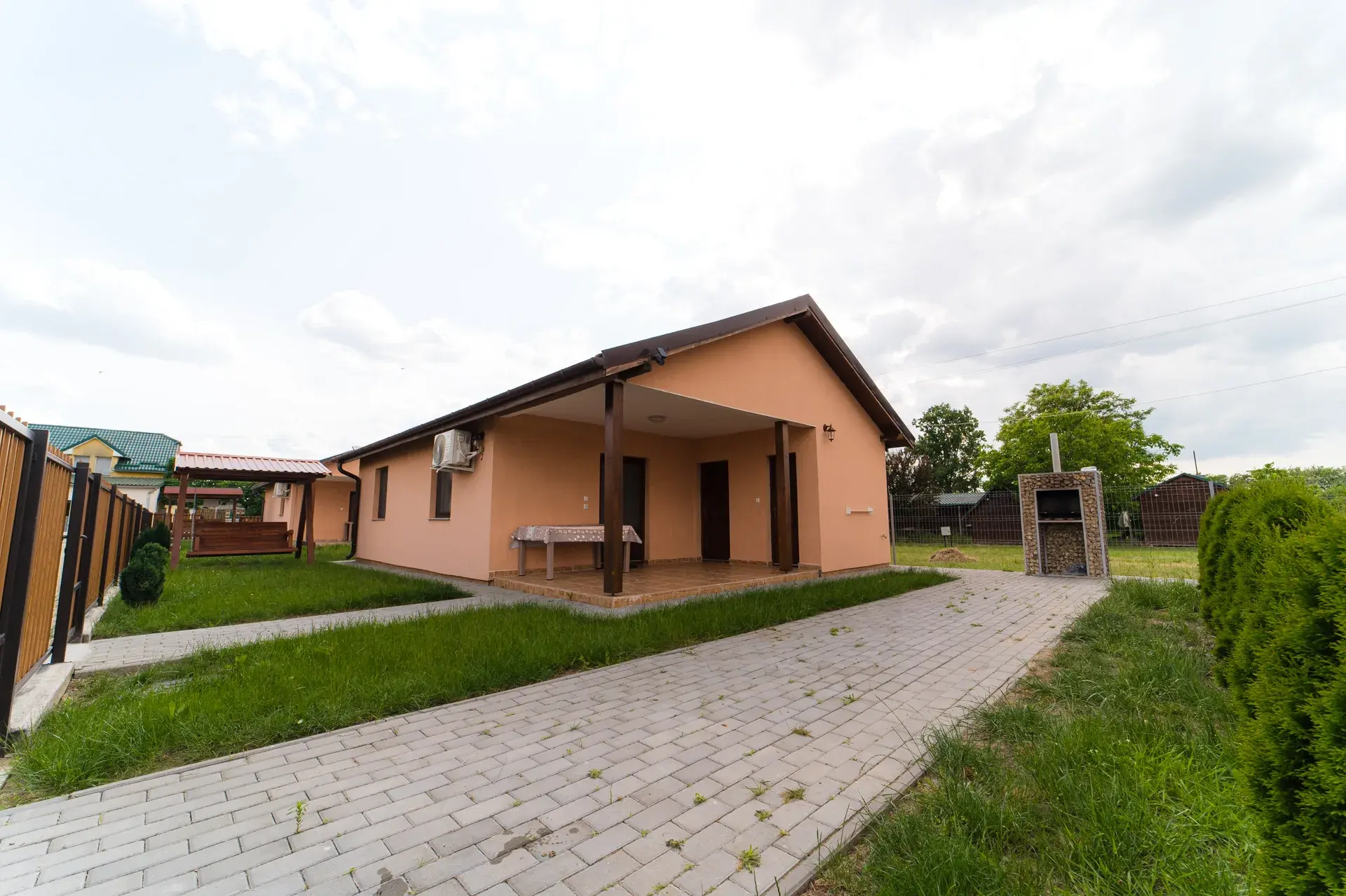 Cazare Mihaieni exterior